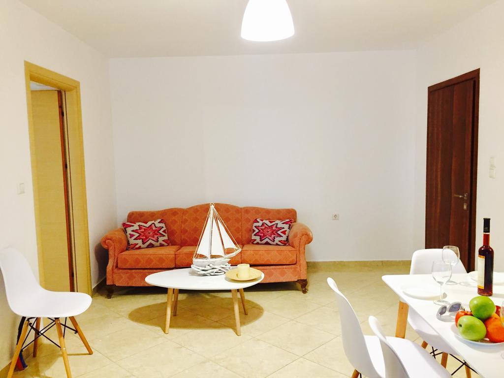 Sea And Sun Apartments Sarande Room photo